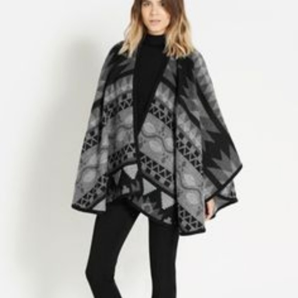 OASIS AMAZING AZTEC BEIGE NAVAJO WRAP PONCHO CAPE - Picture 2 of 5